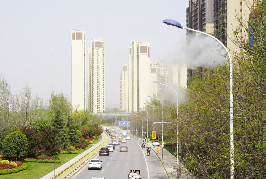 High-pressure fog pile spray system